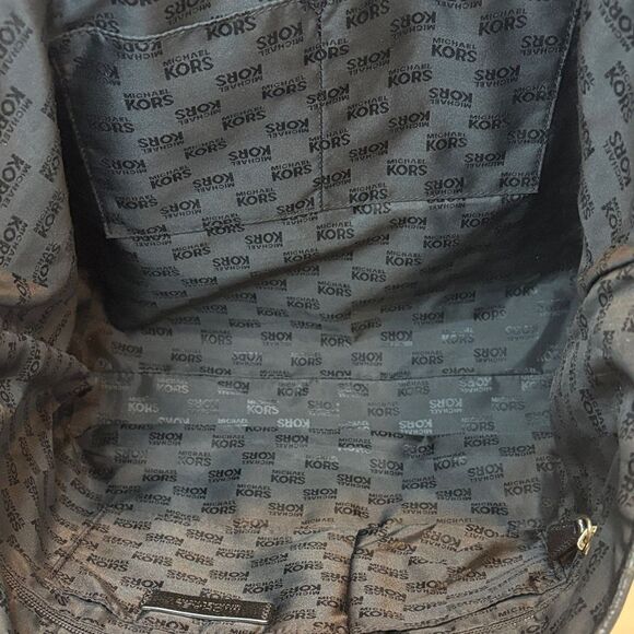 Michael Kors Bag Purse Handbag Leather Medallion Large Tote Pocketbook - Picture 16 of 16